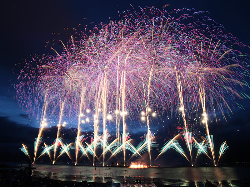 諏訪湖祭湖上花火大会