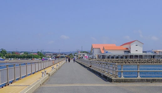 館山港