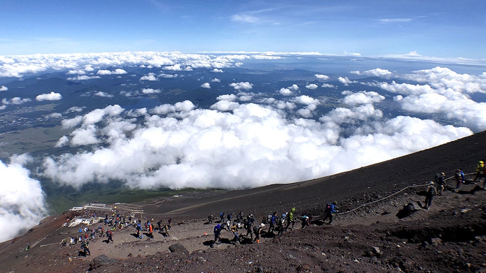 雲が広がる富士山御殿場ルート