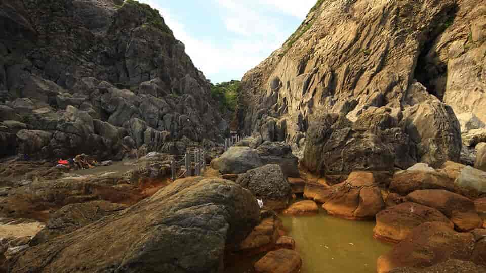 式根島の地鉈温泉の風景
