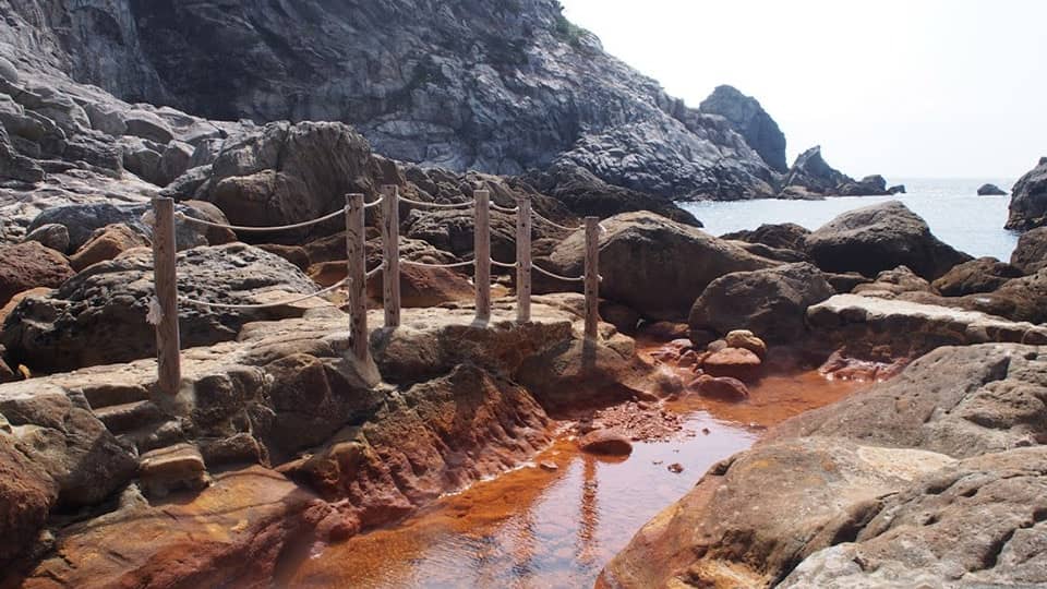 式根島の地鉈温泉