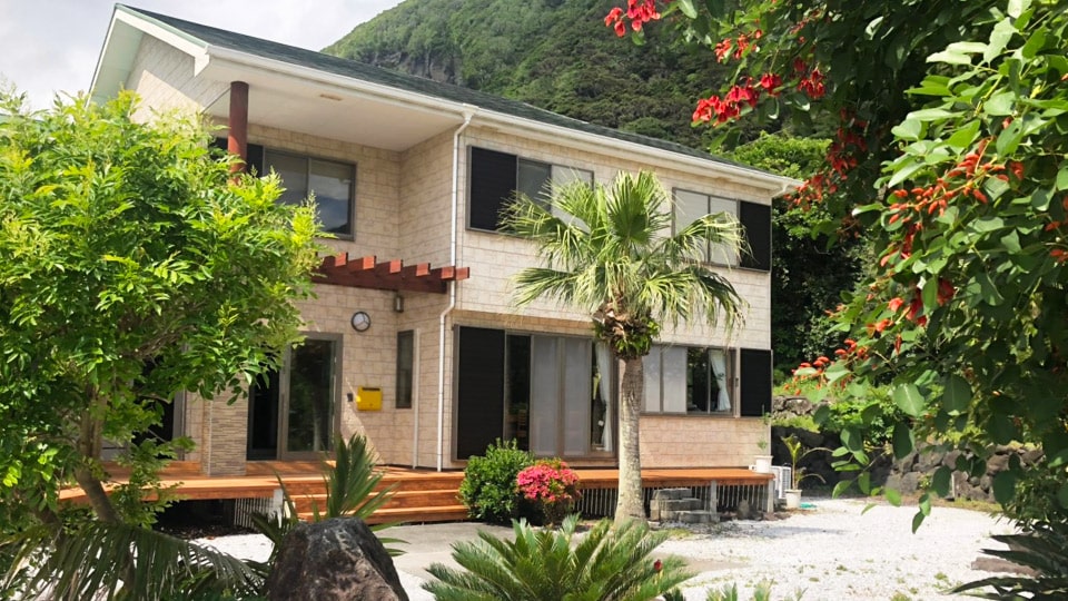 八丈島プチホテル満天望の外観