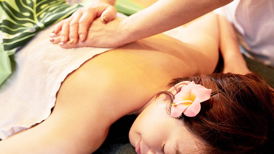 ハワイの伝統的な民間療法 ロミロミ