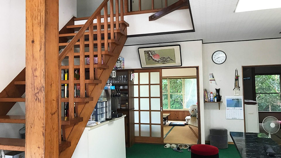 三宅島の民宿姉妹の内観