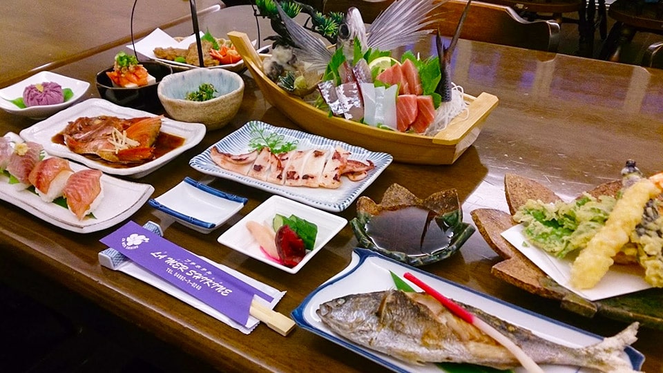 式根島の「ラ・メール シキネ」の夕食