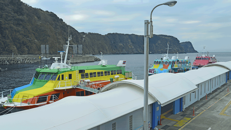 伊豆大島の岡田港