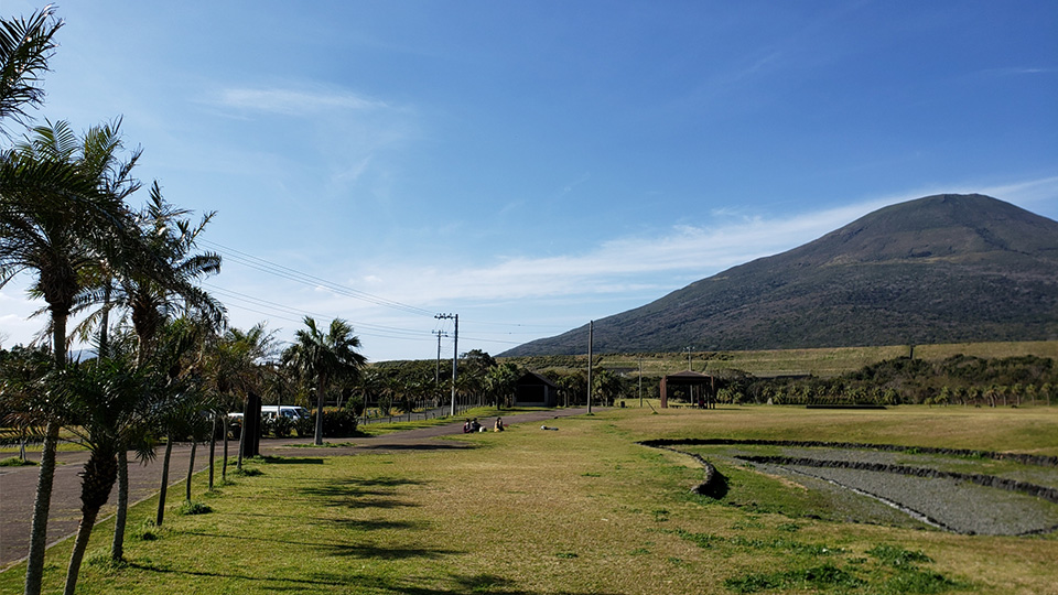 八丈富士を望む景色
