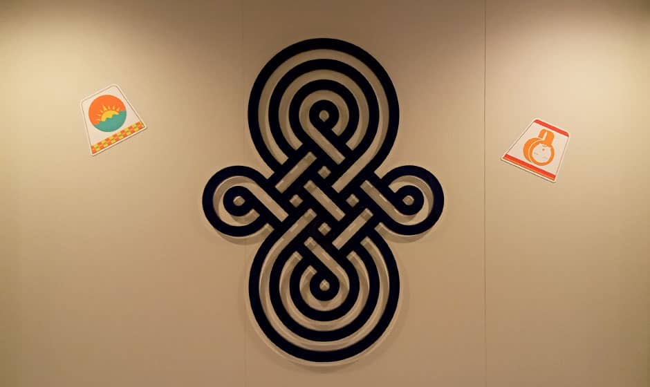 東海汽船 さるびあ丸の船内の壁