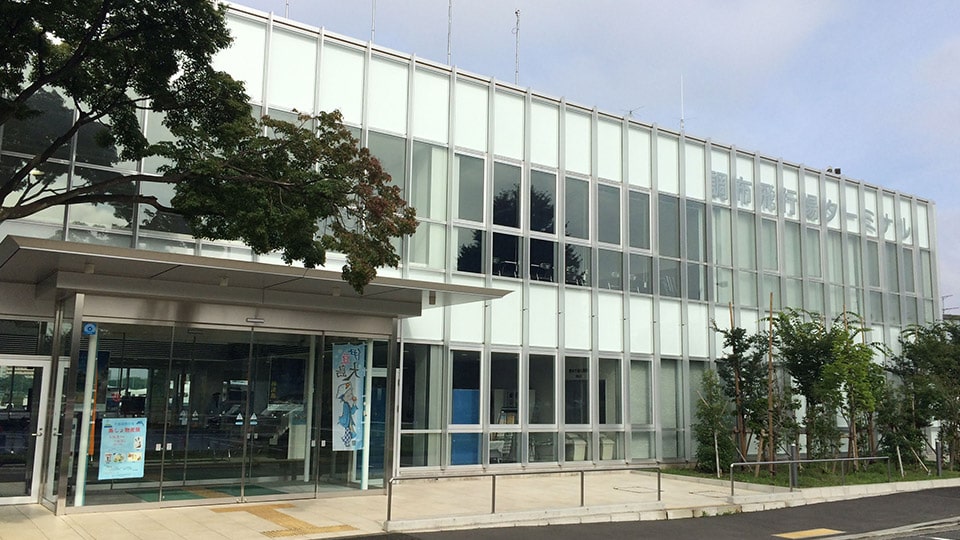 調布飛行場のターミナルビル
