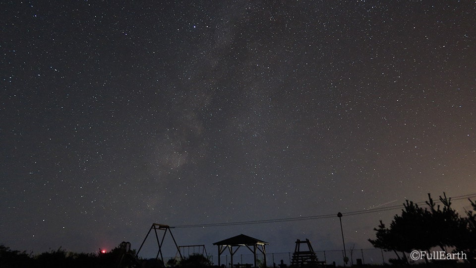 神津島　星型缶バッジ シークレット星型蓄光缶バッジ 全10種 缶バッジ スヌーピー ネオン