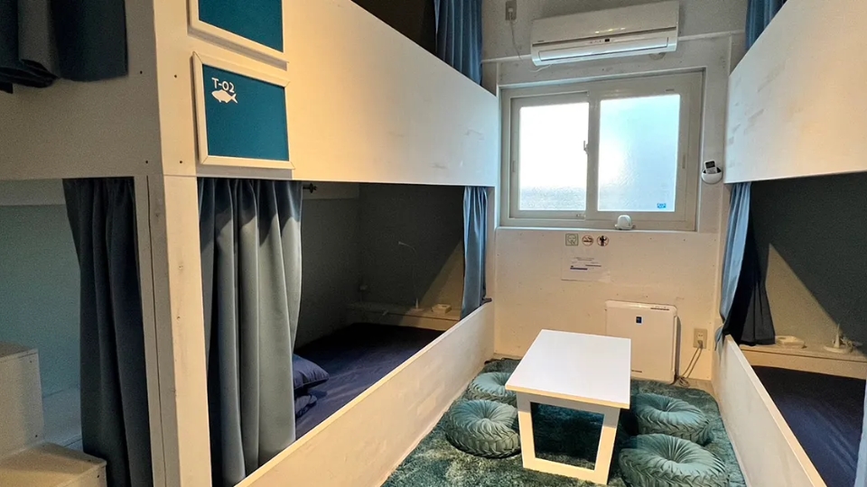 新島Hostel NABLAの個室