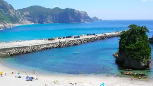 多幸湾丸島海水浴場の風景