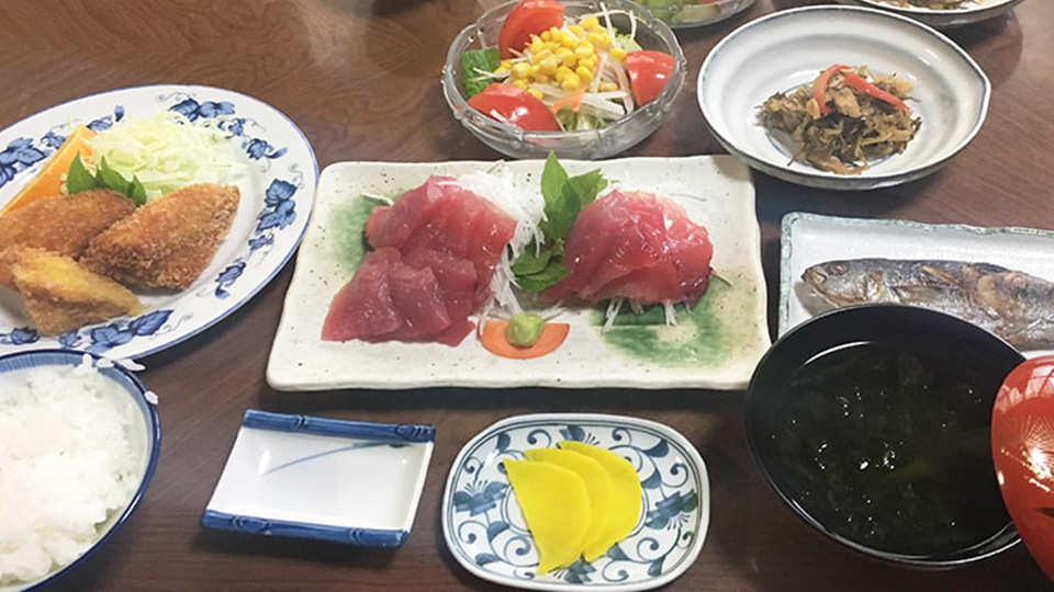 式根島島宿 ふるさとの食事