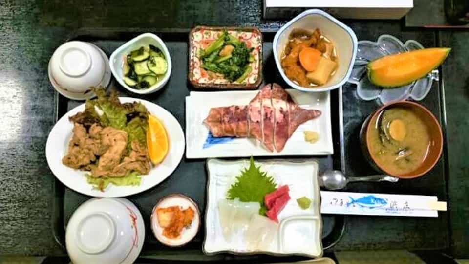新島民宿 浜庄の食事