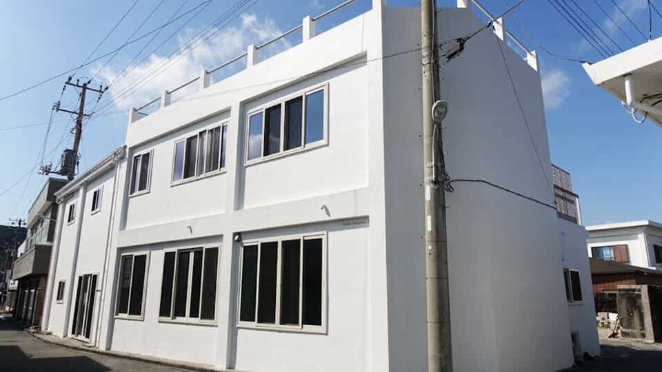 新島Hostel NABLAの外観