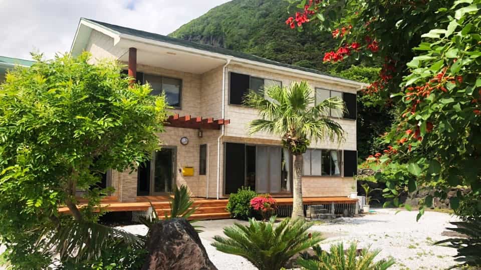 八丈島プチホテル満天望の外観