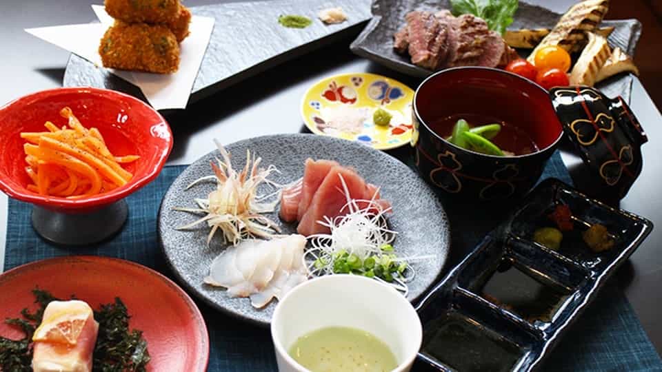 式根島凪NAGI グランピングの食事