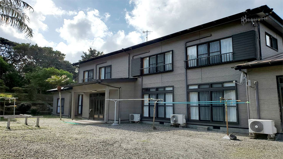 式根島新屋の外観