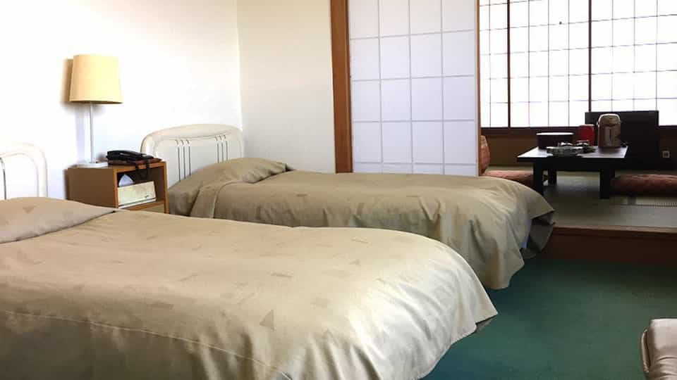 伊豆大島のホテル白岩の和洋室