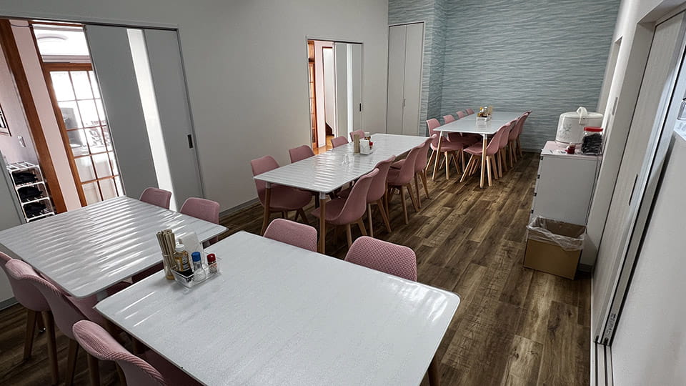 新島民宿 ヤジーの食堂