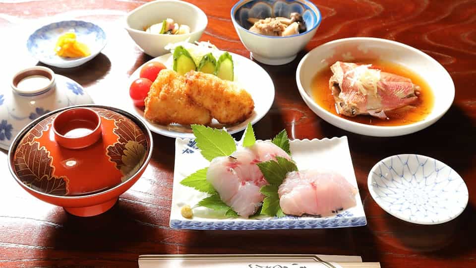 神津島旅館 よたね荘の食事