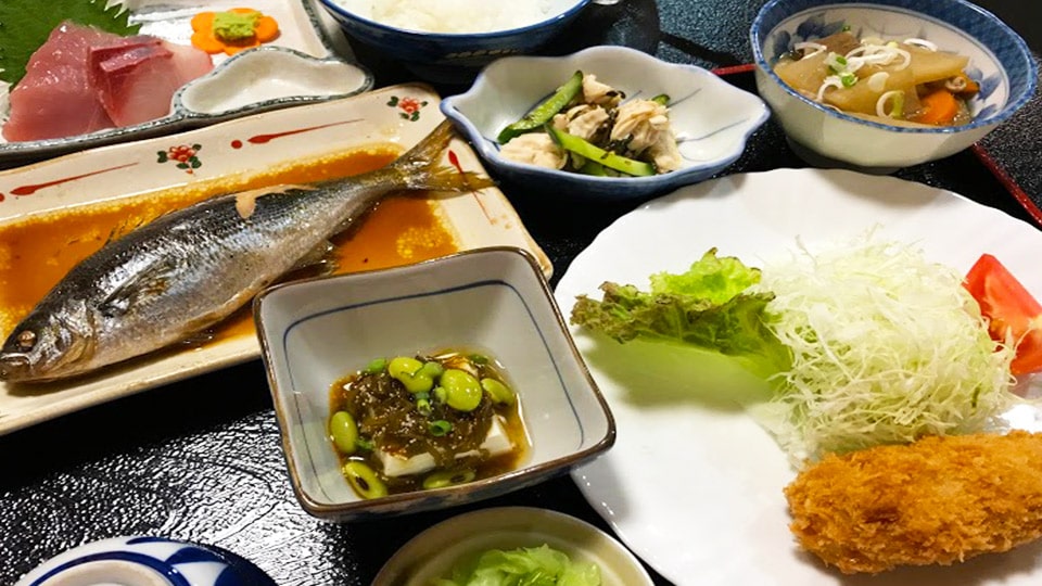 民宿治五平の夕食の一例