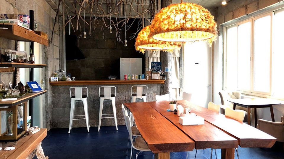 新島のNABLAの内観