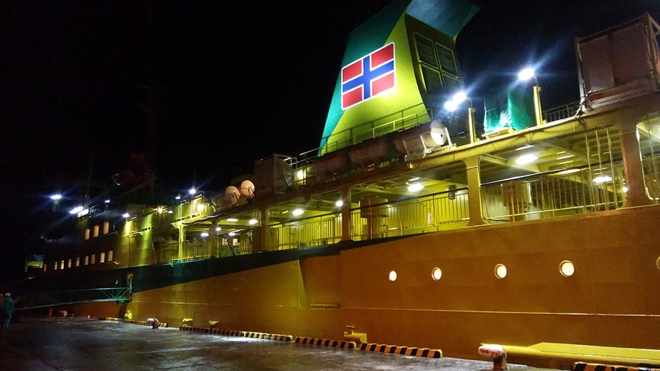 大型客船・橘丸の外観