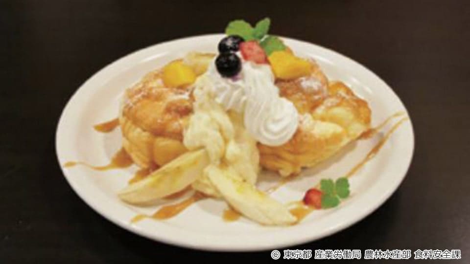 焼きたてスフレパンケーキ 季節フルーツソース
