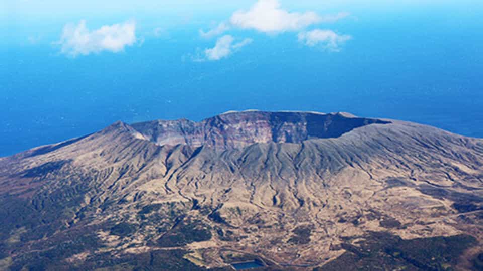 三宅島の雄山