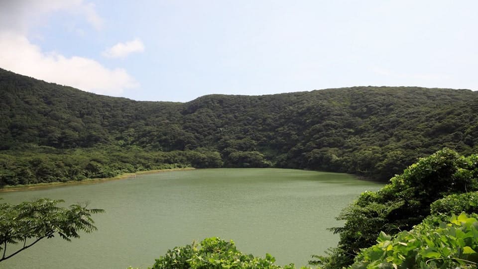 三宅島の大路池