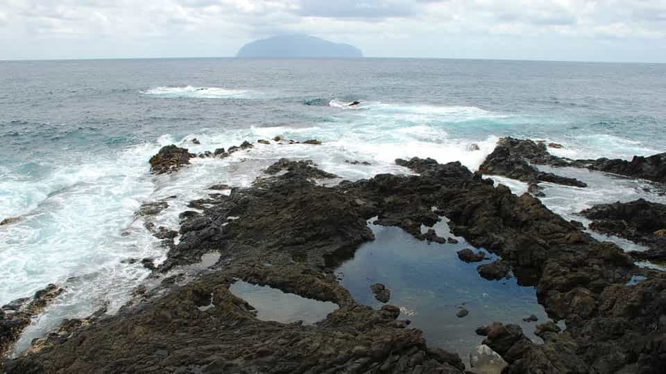 三宅島の長太郎池