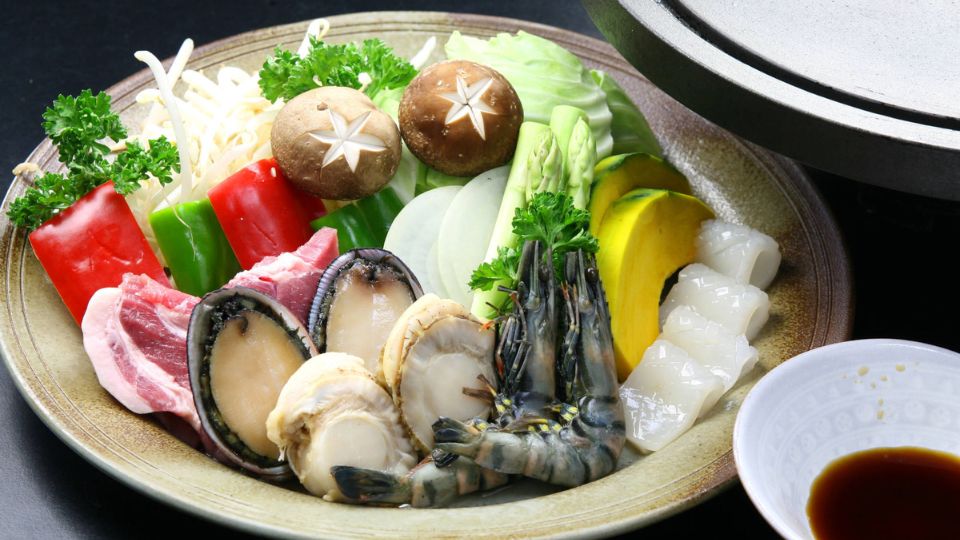 大島温泉ホテル 海鮮鉄板焼き（一例）