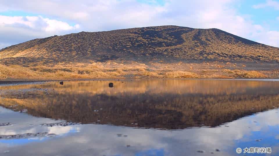 幻の池と逆さ三原山
