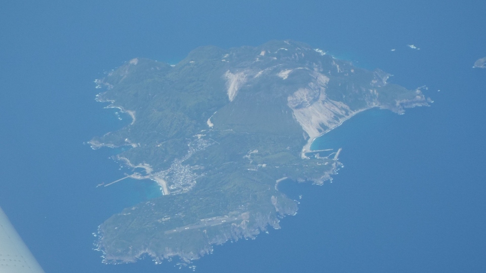 飛行機から見た神津島 空撮