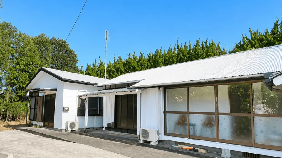 伊豆大島 Guest House TETSUの外観