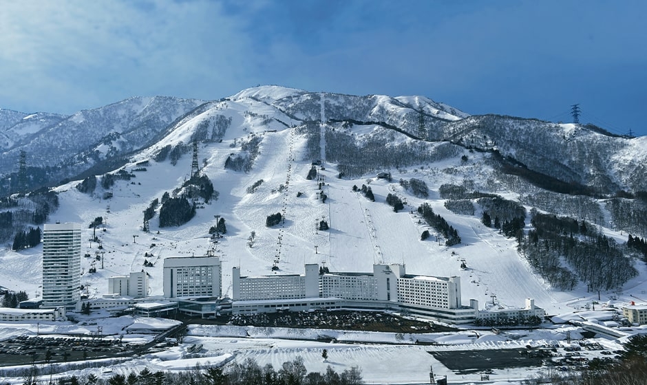 Mt.Naeba（苗場・かぐら共通券利用）の格安スキー・スノーボードツアー